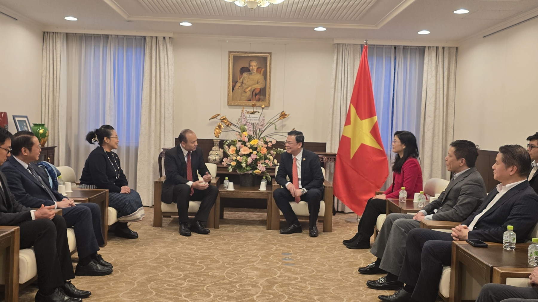 Vun đắp quan hệ đoàn kết đặc biệt Việt Nam – Lào  nhân dịp Đại hội Đảng và Tết cổ truyền