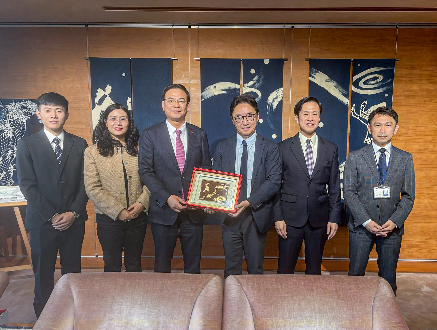 Đại sứ Phạm Quang Hiệu thăm tỉnh Tokushima