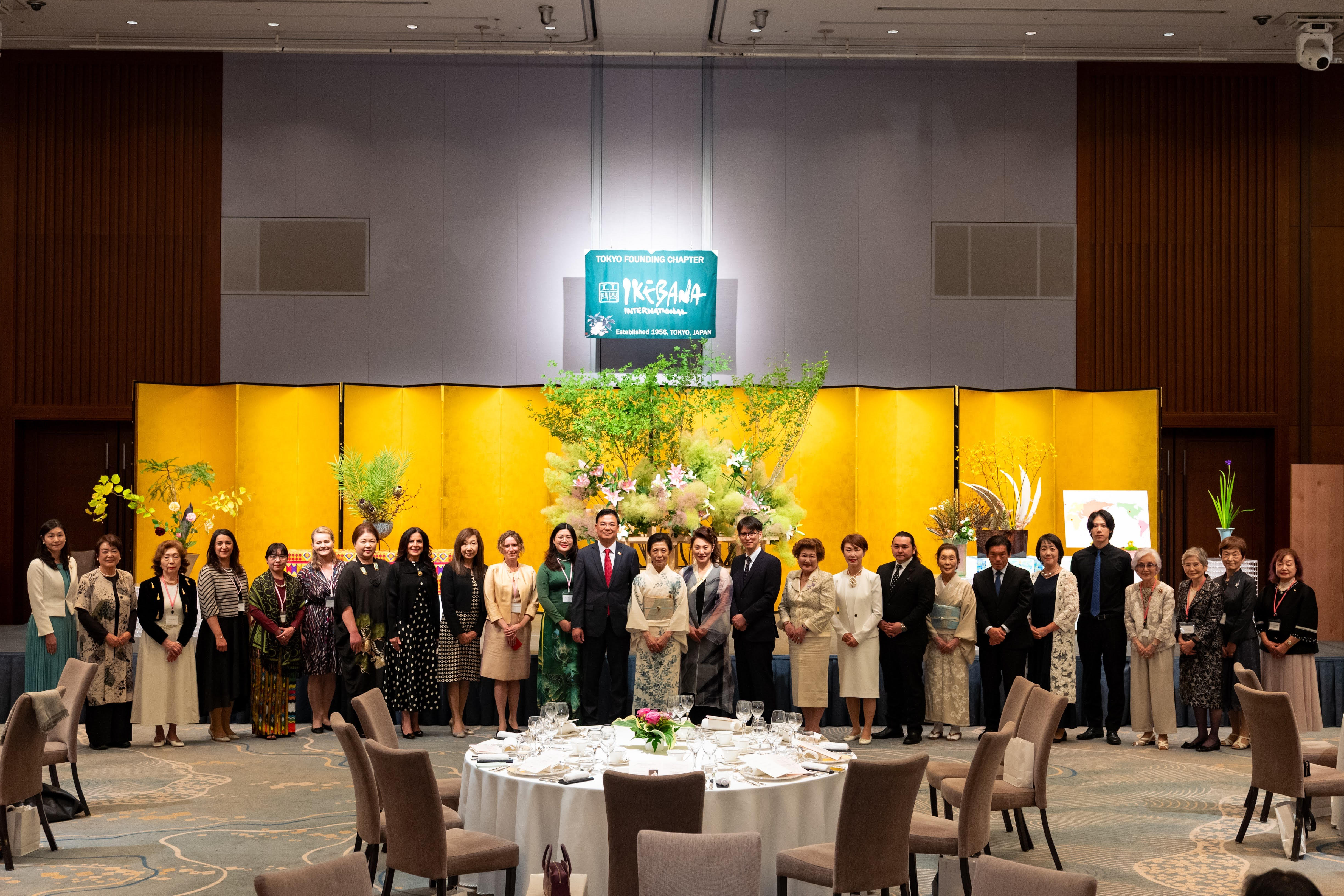 THE EMBASSY OF VIETNAM IN JAPAN JOINS HANDS WITH IKEBANA INTERNATIONAL TO PROMOTE HUMANITARIAN VALUES AND FRIENDSHIP