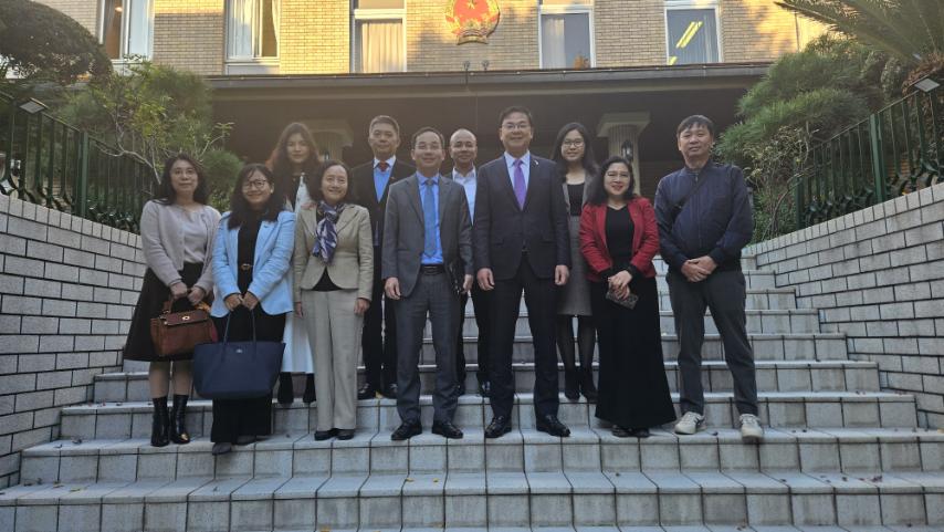 Đại sứ Phạm Quang Hiệu tiếp Đoàn công tác Đài Truyền hình Việt Nam