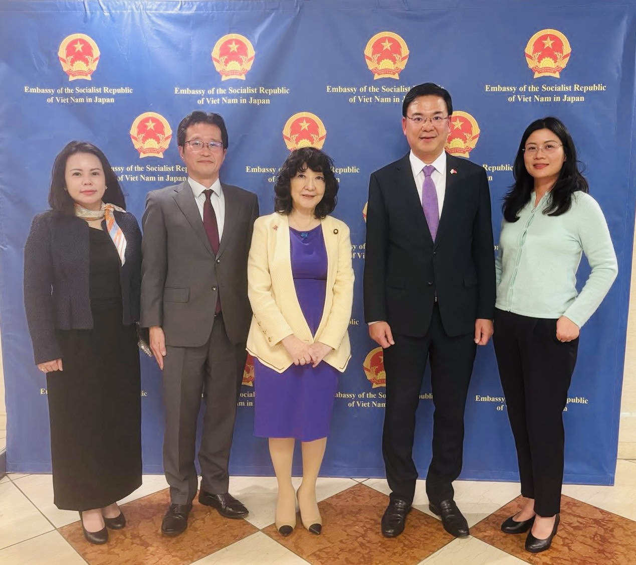 Ambassador Pham Quang Hieu meets with Japanese Finance Minister Katayama Satsuki