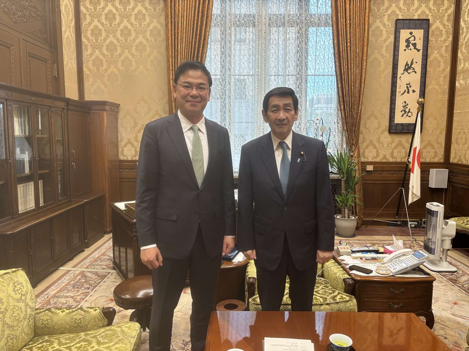 ファム・クアン・ヒュー大使、関口政和参議院議長を表敬訪問