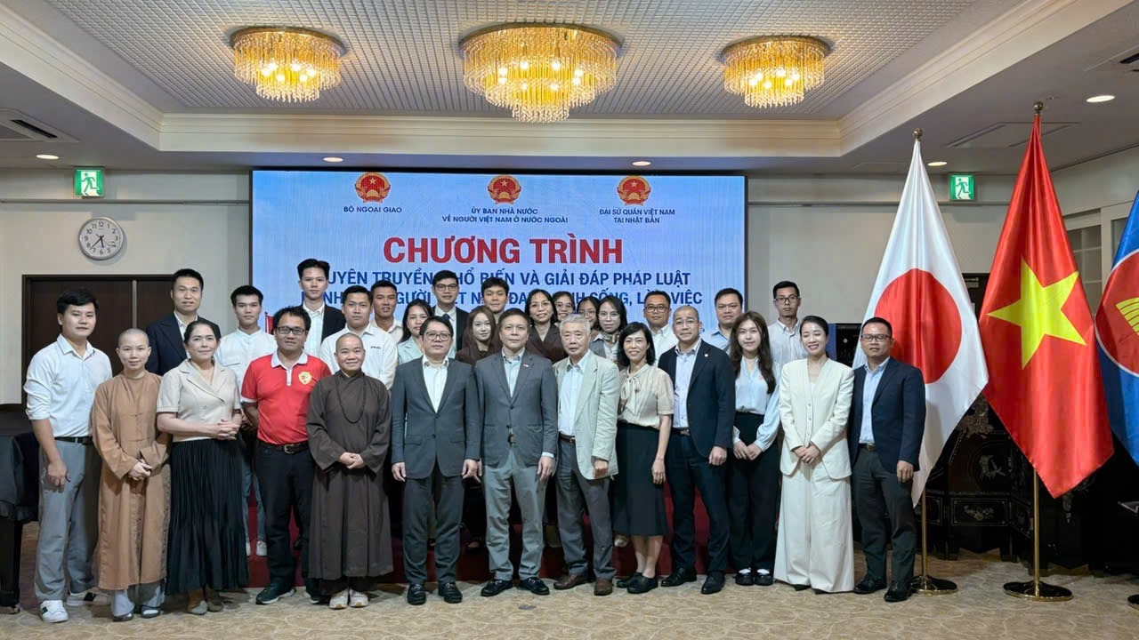 ĐOÀN ỦY BAN NHÀ NƯỚC VỀ NGƯỜI VIỆT NAM Ở NƯỚC NGOÀI PHỐI HỢP VỚI ĐẠI SỨ QUÁN VIỆT NAM TẠI NHẬT BẢN THÔNG TIN NGHỊ QUYẾT 23 NQ/TW VÀ TUYÊN TRUYỀN, PHỔ BIẾN PHÁP LUẬT